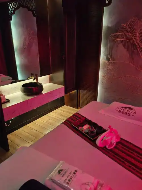上海品茶外卖工作室茶艺师暖玉工作场景
